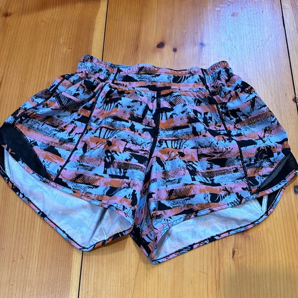 LULULEMON 4 Tall Hotty Hot Swift Shorts 4" Liner Running Inversion Multi Black - Picture 3 of 11